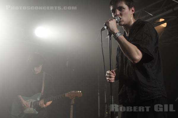 SAVAGES - 2012-11-09 - PARIS - La Boule Noire - Camille Berthomier - Gemma Thompson